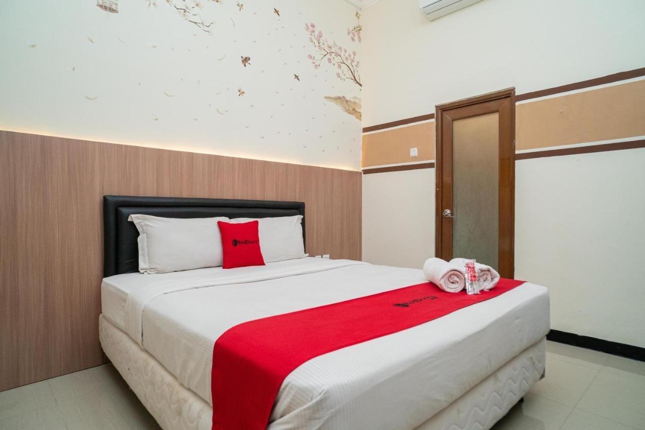Reddoorz Syariah Near Marvel Mall 2 Surabaya