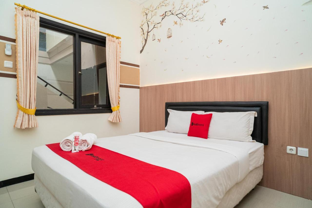 Guest house Reddoorz Syariah Near Marvel Mall 2 2*